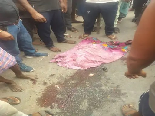 जांजगीर-चांपा में कंटेनर ने बाइक को मारी टक्कर:डेढ़ साल के जांजगीर-चांपा में कंटेनर ने बाइक को मारी टक्कर:डेढ़ साल के