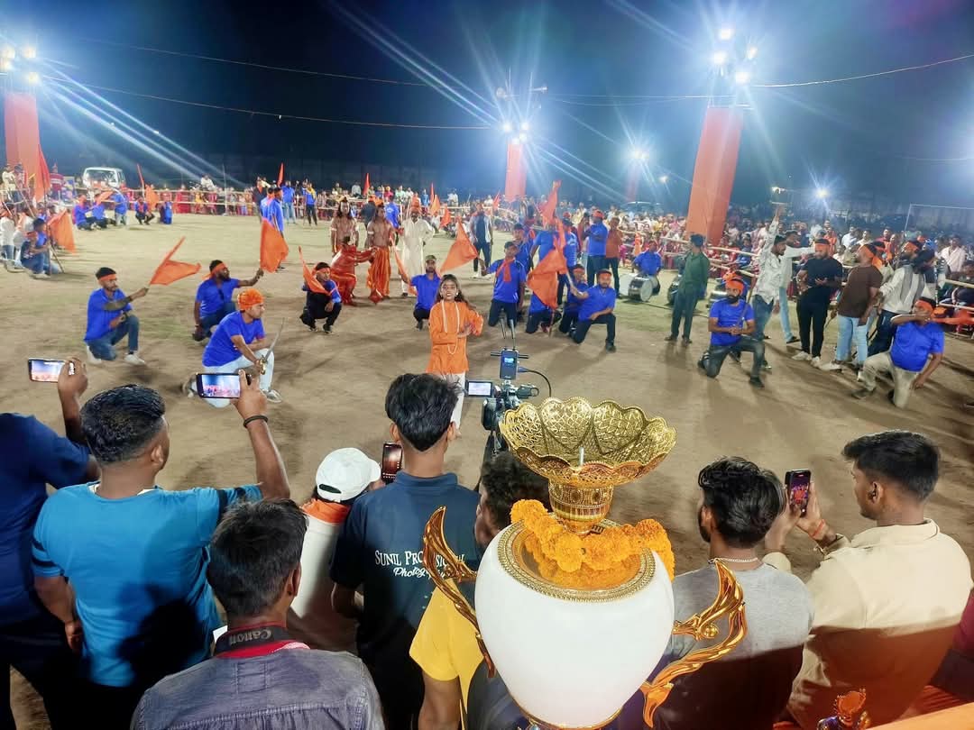 प्रतियोगिता में शामिल लोग प्रतियोगिता में शामिल लोग