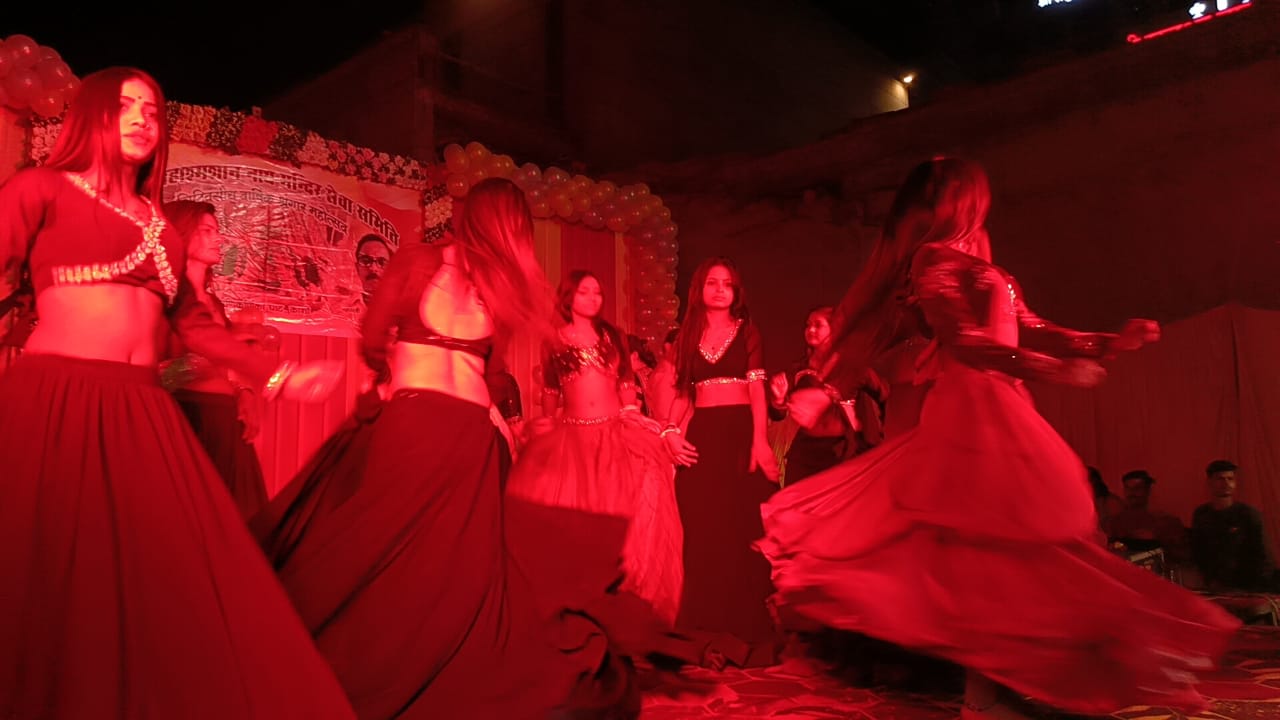 The tinkling of bells echoed amidst the burning worries The tinkling of bells echoed amidst the burning worries