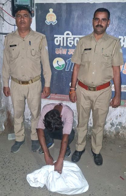 गौतमबुद्ध नगर में हरियाणा मेड शराब के साथ गिरफ्तार हुआ आरोपित युवक (फोटो) गौतमबुद्ध नगर में हरियाणा मेड शराब के साथ गिरफ्तार हुआ आरोपित युवक (फोटो)