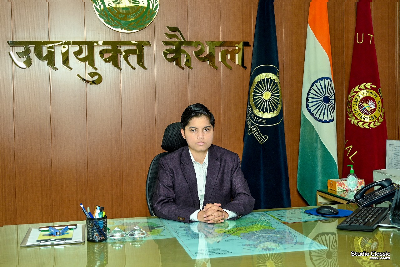 जानकारी देते हुए कैथल डीसी प्रीति।