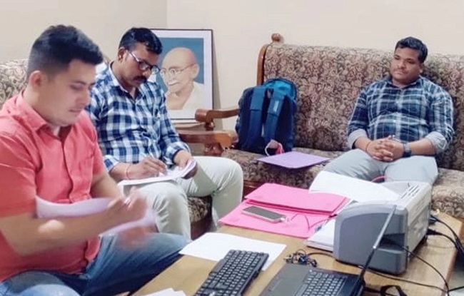 सिवनीः प्रभारी प्राचार्य 10 हजार रुपये की रिश्वत लेते रगेहाथों गिरफ्तार सिवनीः प्रभारी प्राचार्य 10 हजार रुपये की रिश्वत लेते रगेहाथों गिरफ्तार