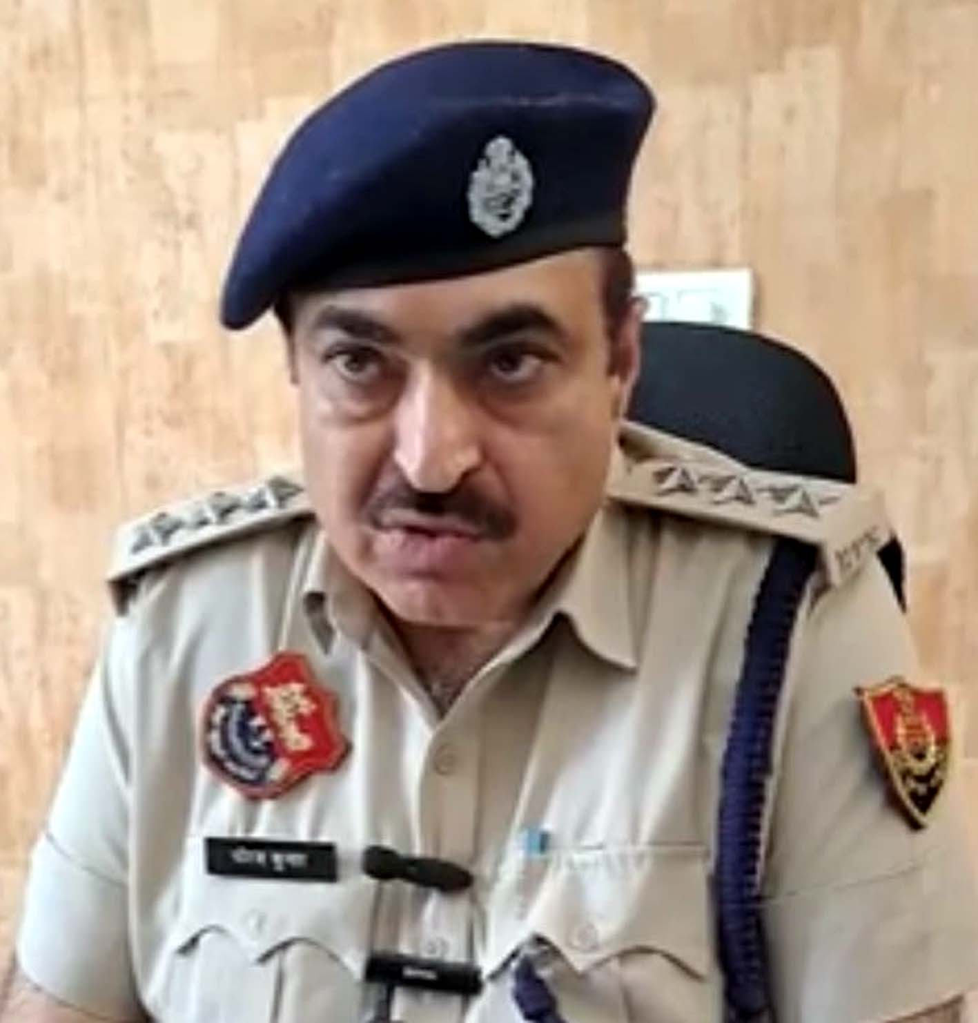 मामले की जानकारी देते डीएसपी धीरज कुमार। मामले की जानकारी देते डीएसपी धीरज कुमार।