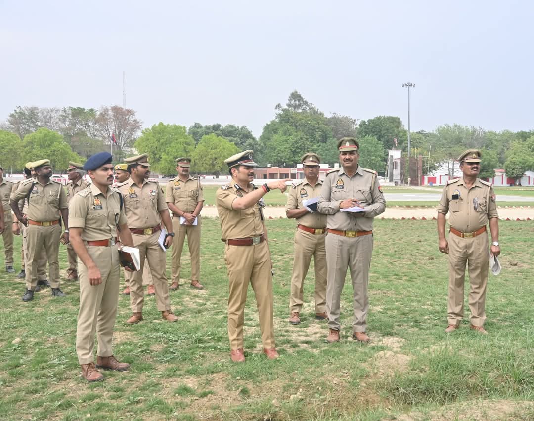 प्रधानमंत्री मोदी के दौरे की तैयारियों को परखते पुलिस कमिश्नर प्रधानमंत्री मोदी के दौरे की तैयारियों को परखते पुलिस कमिश्नर