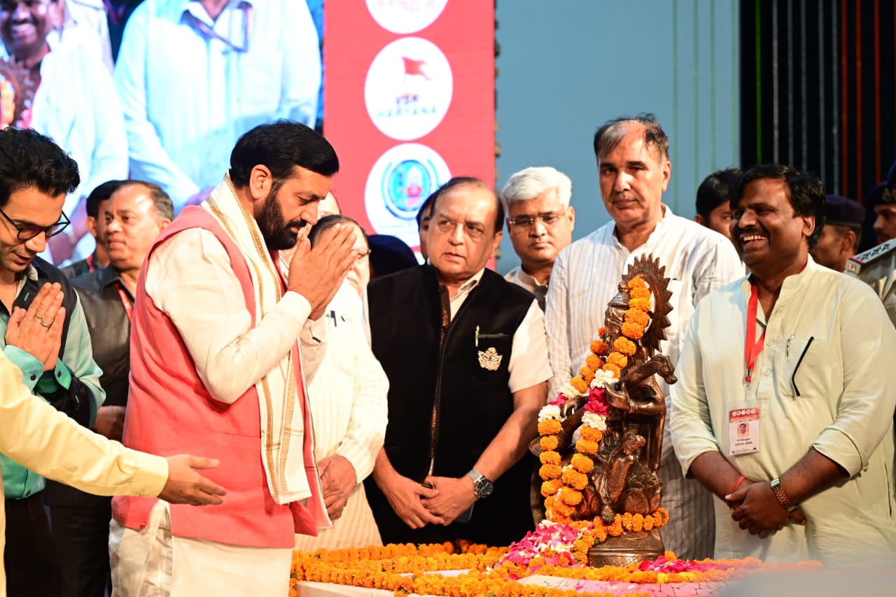 फोटो कैप्शन 5आरटीके4 : एमडीयू में आयोजित फिल्म महोत्सव का द्वीप प्रज्जवलित कर कार्यक्रम की शुरूआत करते मुख्यमंत्री नायब सिंह सैनी फोटो कैप्शन 5आरटीके4 : एमडीयू में आयोजित फिल्म महोत्सव का द्वीप प्रज्जवलित कर कार्यक्रम की शुरूआत करते मुख्यमंत्री नायब सिंह सैनी