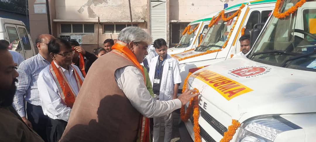 लोकार्पण करते विधायक लोकार्पण करते विधायक