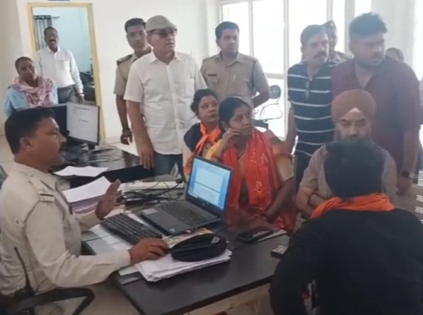 हिंदूवादी संगठनों पर एफआईआर हिंदूवादी संगठनों पर एफआईआर