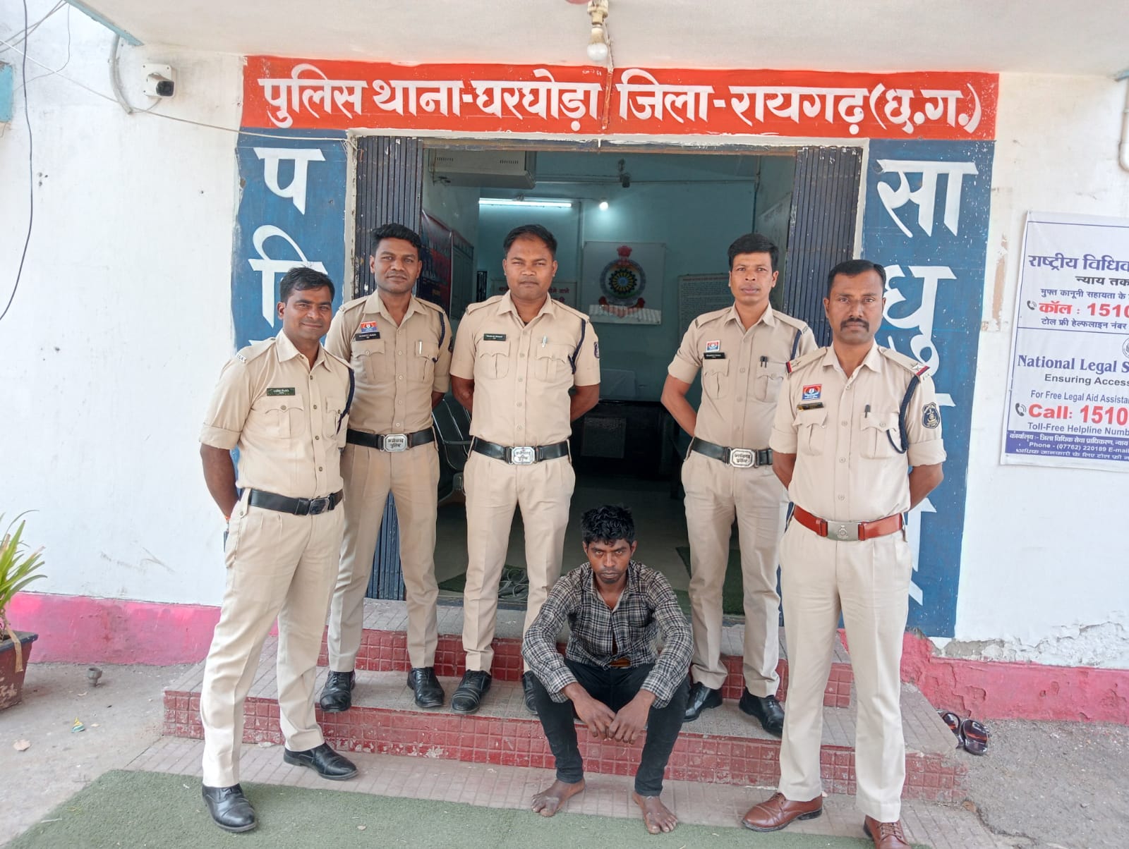 आरोपी गेवरा बस्ती का निवासी शहजादा खान उर्फ राजू आरोपी गेवरा बस्ती का निवासी शहजादा खान उर्फ राजू