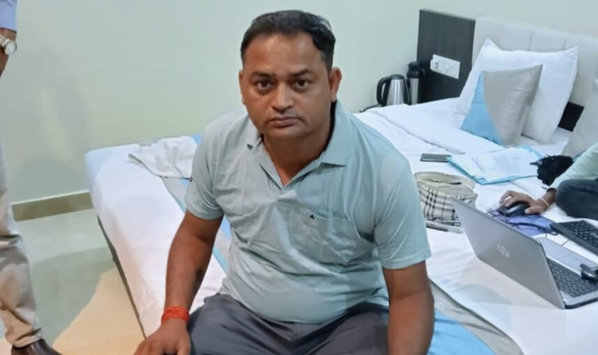 कोरबा में एसीबी की कार्रवाई से पुलिस महकमे में हड़कंप कोरबा में एसीबी की कार्रवाई से पुलिस महकमे में हड़कंप