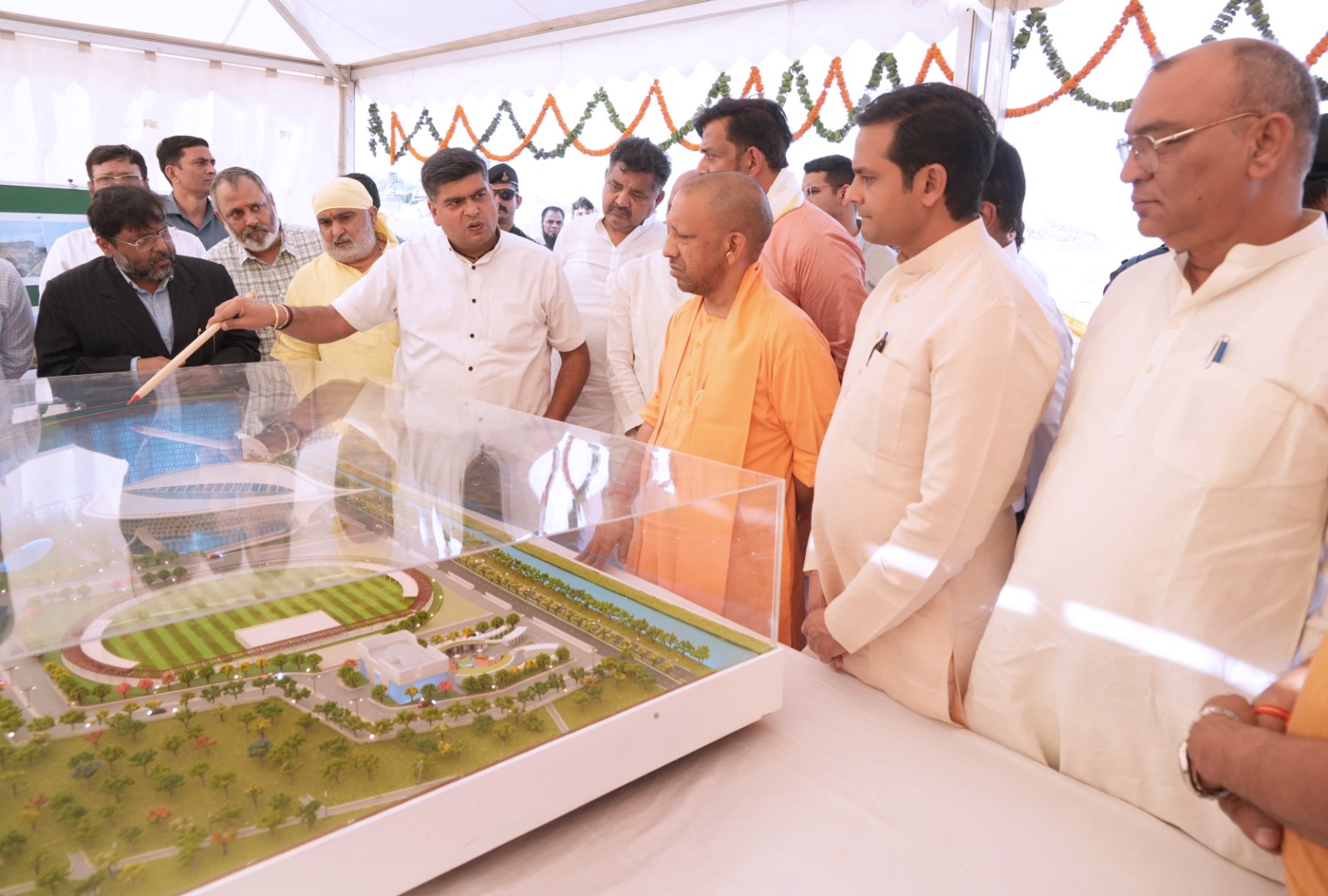 मुख्यमंत्री ने किया 5000 की क्षमता वाले इंटीग्रेटेड स्टेट ऑफ आर्ट कन्वेंशन सेंटर का शिलान्यास* मुख्यमंत्री ने किया 5000 की क्षमता वाले इंटीग्रेटेड स्टेट ऑफ आर्ट कन्वेंशन सेंटर का शिलान्यास*