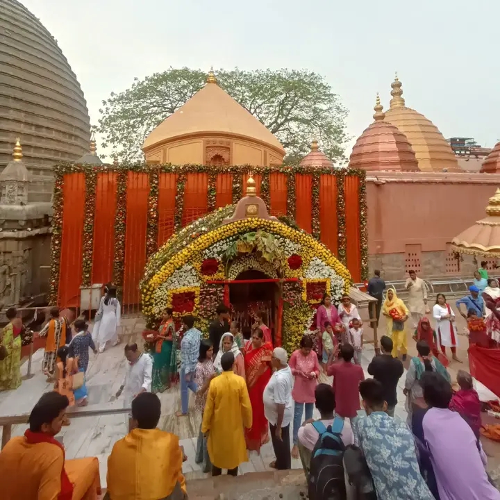 कामाख्या धाम सहित गुवाहाटी में धूमधाम से मनाया गया बासंती पूजा। कामाख्या धाम सहित गुवाहाटी में धूमधाम से मनाया गया बासंती पूजा।