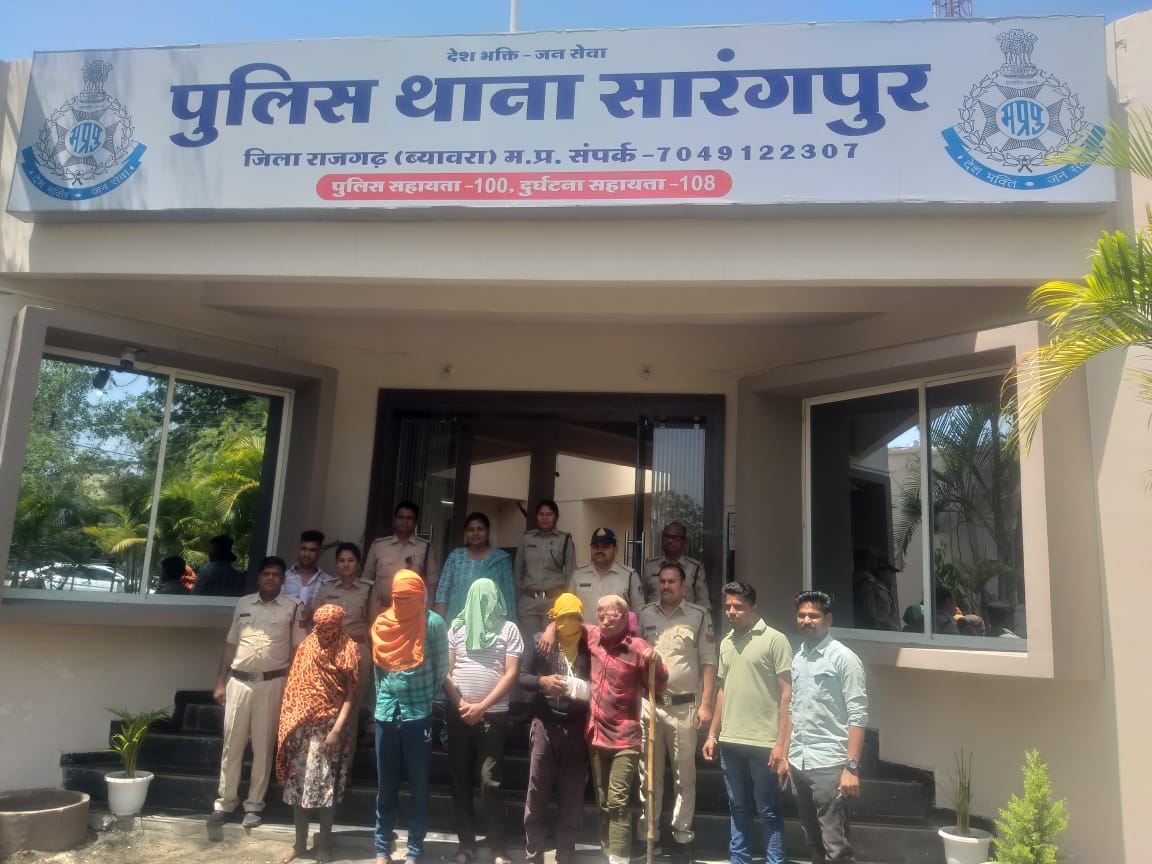 एक महिला सहित पांच गिरफ्तार एक महिला सहित पांच गिरफ्तार