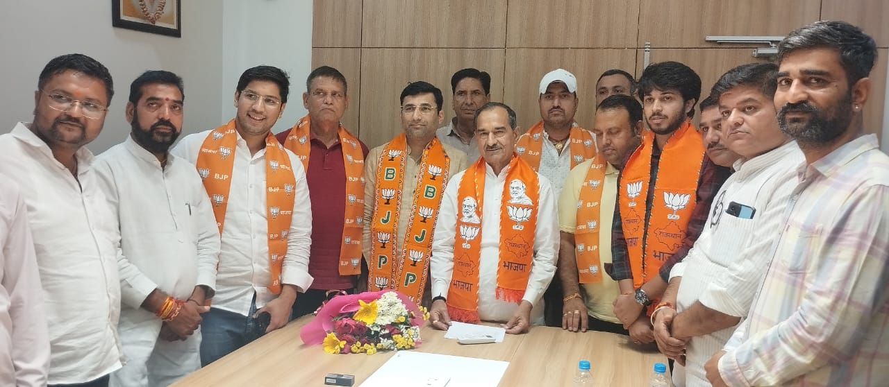 रिटायर्ड एएसपी बारहठ सहित 6 लोगों ने ग्रहण की भाजपा की सदस्यता रिटायर्ड एएसपी बारहठ सहित 6 लोगों ने ग्रहण की भाजपा की सदस्यता