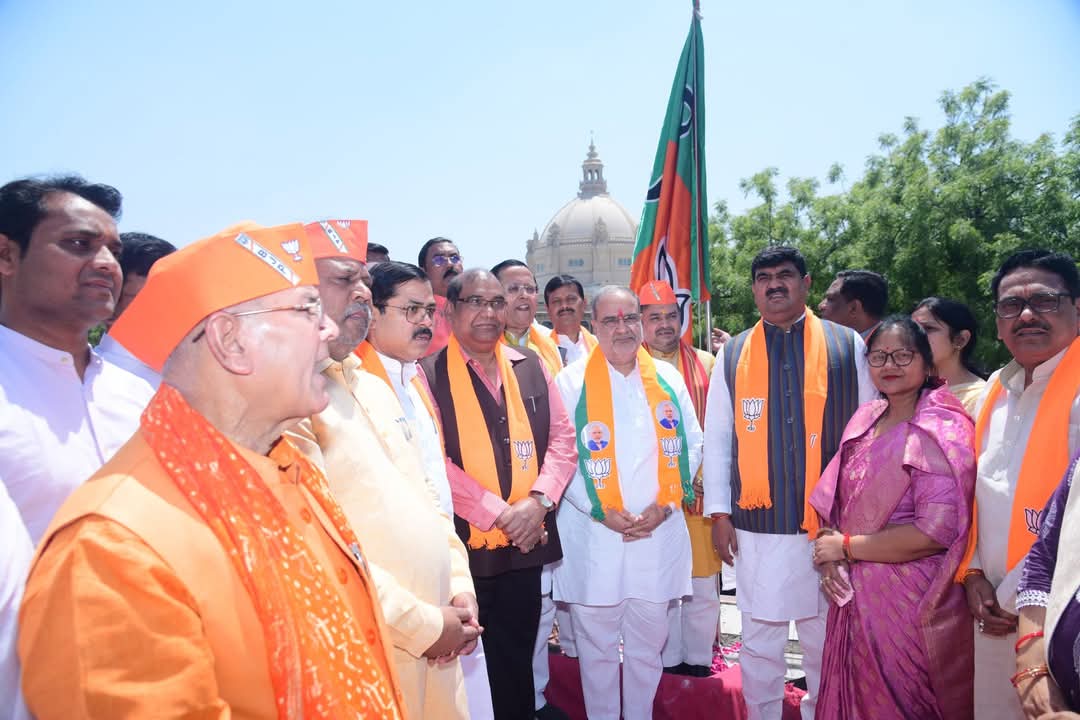 प्रदेश कार्यालय पर भूपेंद्र चौधरी व धर्मपाल सिंह प्रदेश कार्यालय पर भूपेंद्र चौधरी व धर्मपाल सिंह