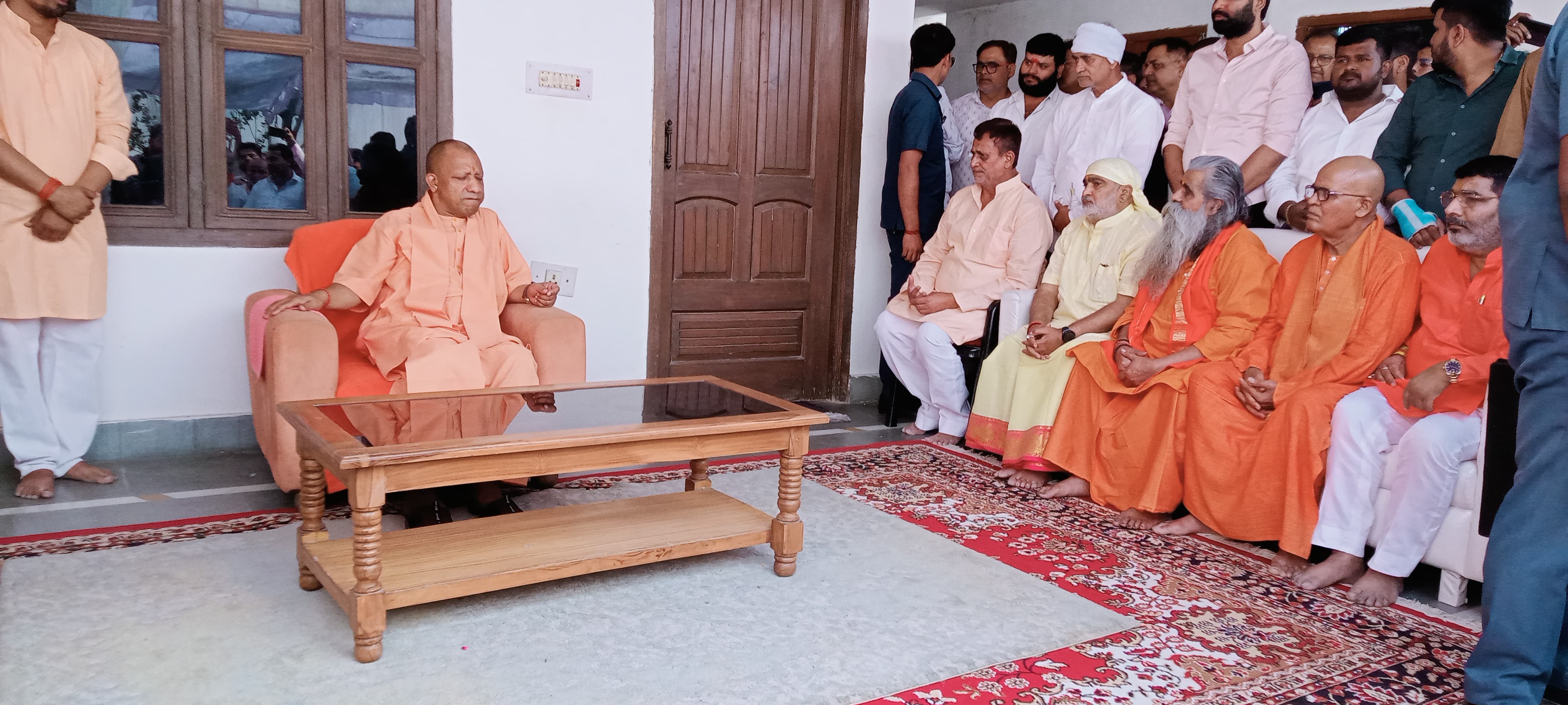 अरुणेश शाही के घर पहुंचे मुख्यमंत्री, दिवंगत मां को दी श्रद्धांजलि* अरुणेश शाही के घर पहुंचे मुख्यमंत्री, दिवंगत मां को दी श्रद्धांजलि*