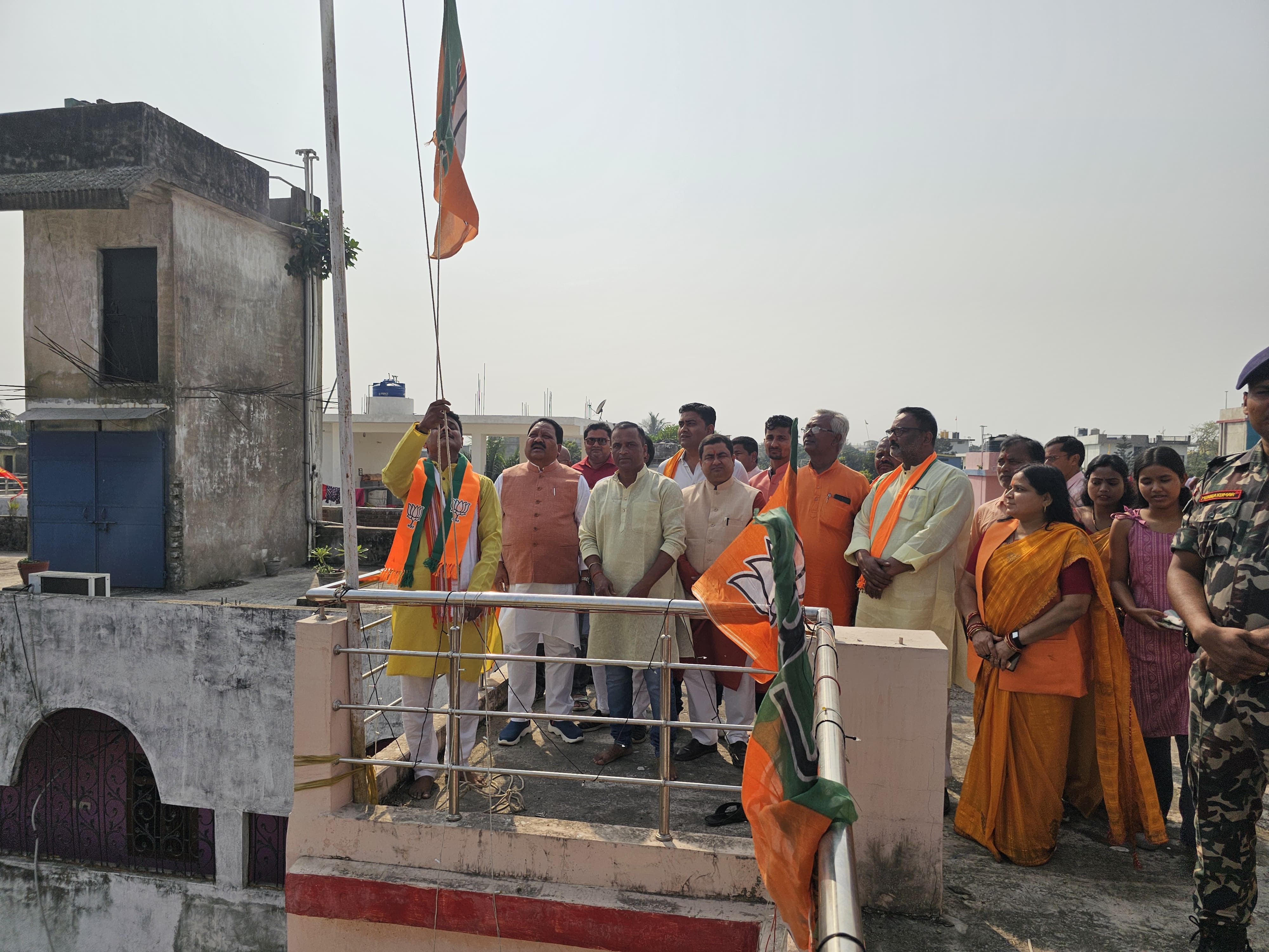 भाजपा कार्यकर्ताओं व नेताओं ने मनाया पार्टी का 45वां स्थापना दिवस भाजपा कार्यकर्ताओं व नेताओं ने मनाया पार्टी का 45वां स्थापना दिवस