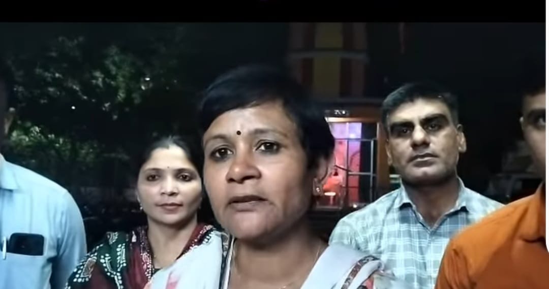 रिश्वत लेते हुए मत्स्य महासंघ कर्मचारी ट्रेप रिश्वत लेते हुए मत्स्य महासंघ कर्मचारी ट्रेप