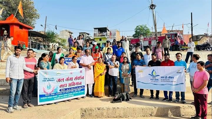 माचना नदी के दामादैयात घाट और खेलड़ी ग्राम में चलाया गया नदी स्वच्छता अभियान माचना नदी के दामादैयात घाट और खेलड़ी ग्राम में चलाया गया नदी स्वच्छता अभियान