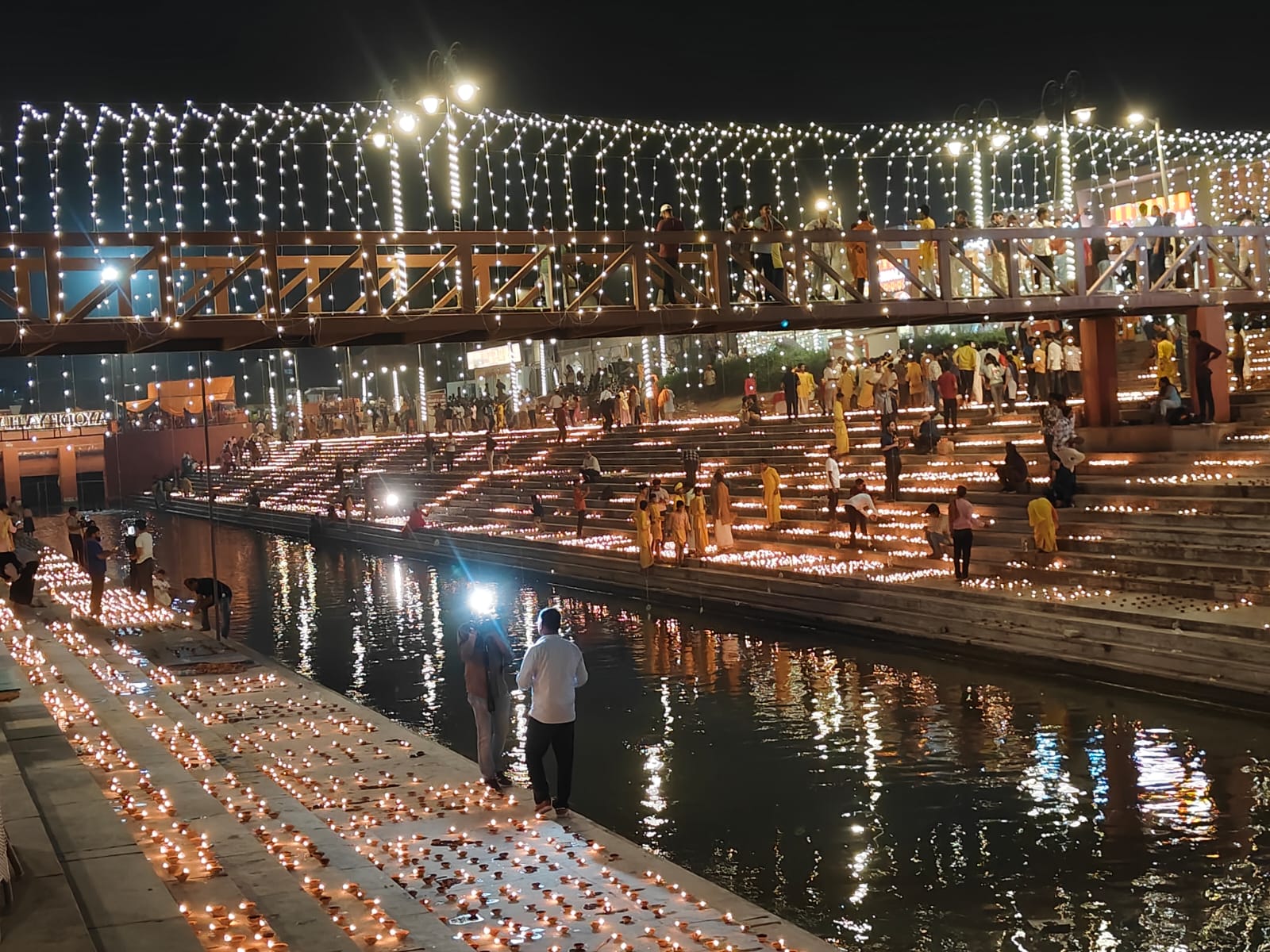 राम जन्मोत्सव : अयोध्या में दिखा सुरक्षा और उत्सव का अनूठा संगम राम जन्मोत्सव : अयोध्या में दिखा सुरक्षा और उत्सव का अनूठा संगम