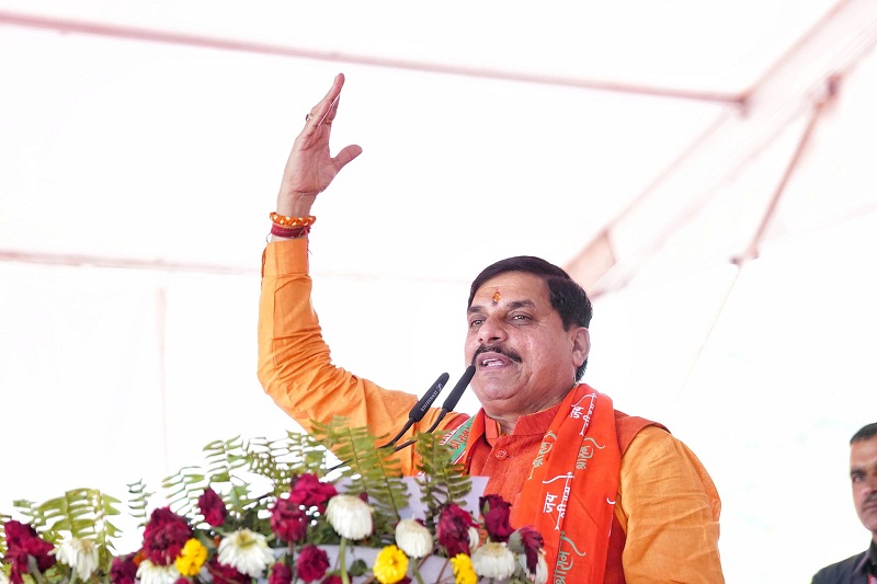 मैहर में आम सभा को संबोधित करते हुए मुख्यमंत्री मैहर में आम सभा को संबोधित करते हुए मुख्यमंत्री