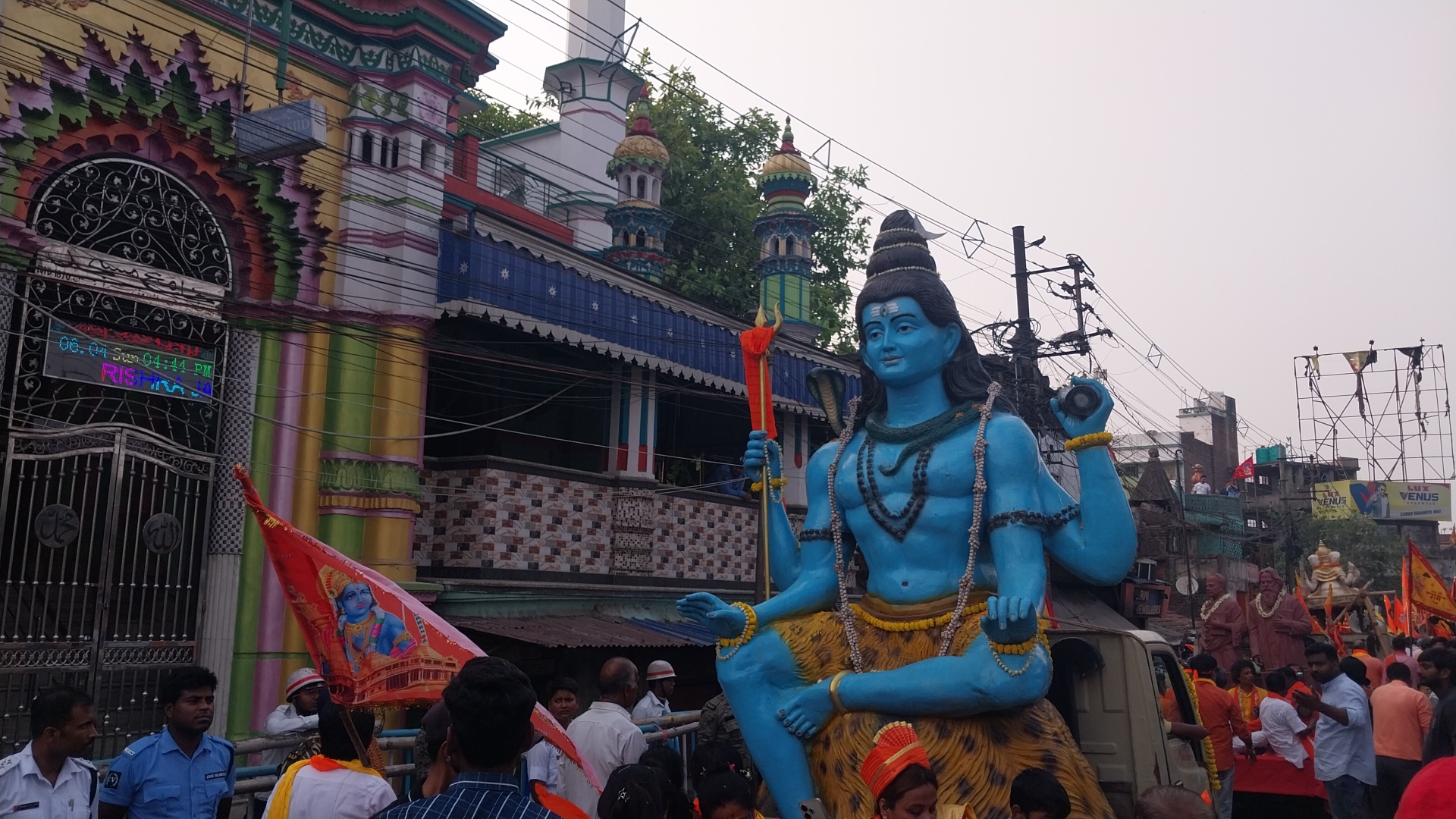 कड़ी सुरक्षा के बीच रिषड़ा में रामनवमी की रैली सम्पन्न कड़ी सुरक्षा के बीच रिषड़ा में रामनवमी की रैली सम्पन्न