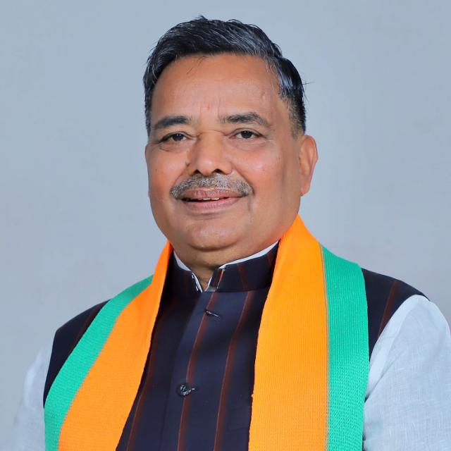 पर्यटन मंत्री जयवीर सिंह पर्यटन मंत्री जयवीर सिंह