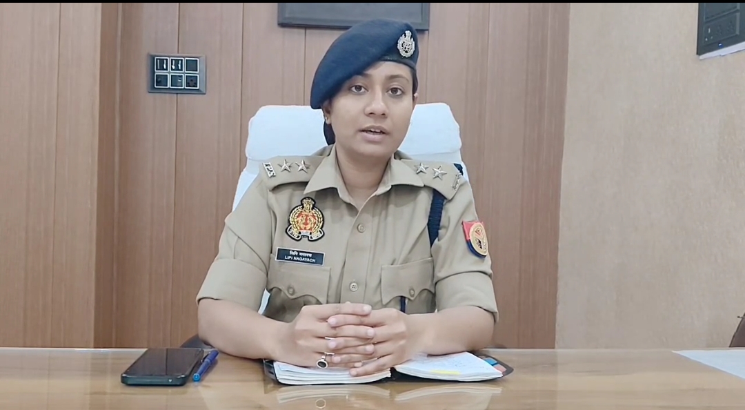 घटना की जानकारी देती एसीपी घटना की जानकारी देती एसीपी