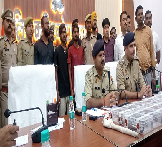 गिरफ्तार असलहा तस्करों का छाया चित्र गिरफ्तार असलहा तस्करों का छाया चित्र