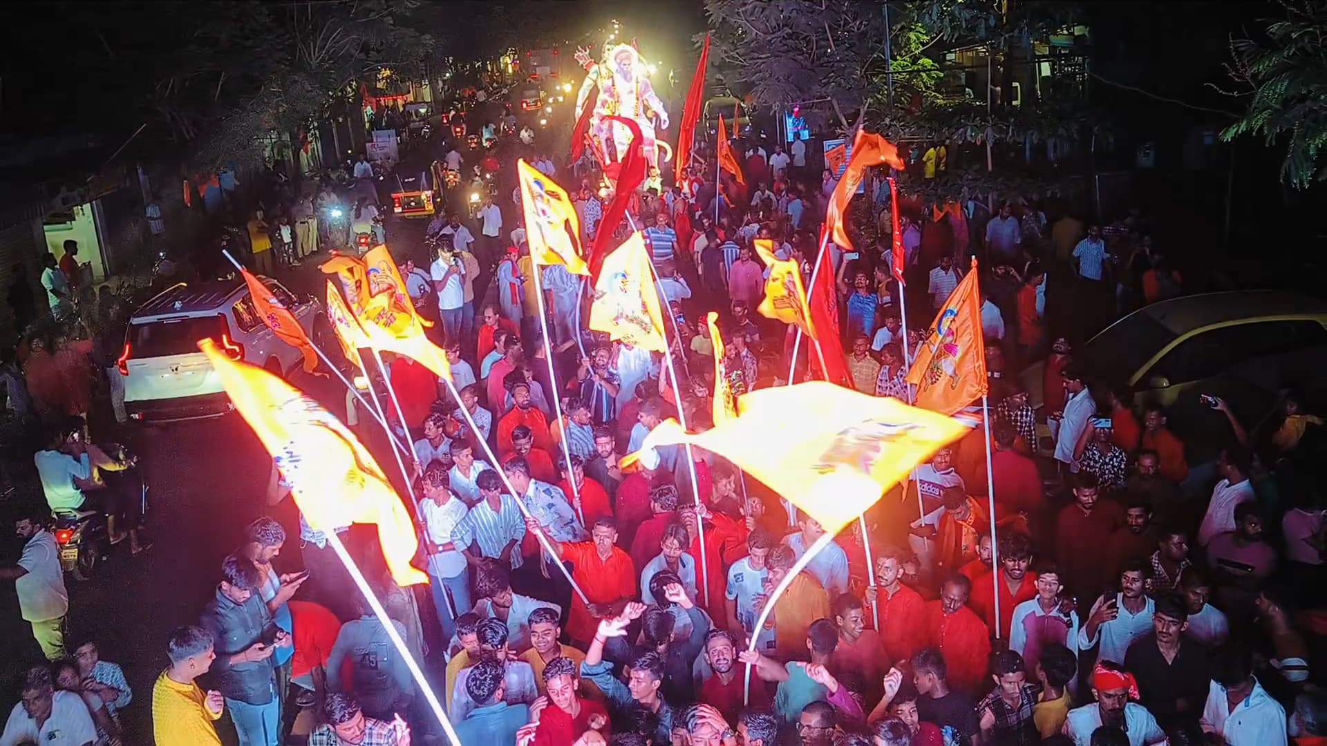 A massive crowd of Lord Ram devotees gathered in Palghar on the occasion of Ram Navami. A grand procession was taken out by the VHP and Bajrang Dal with chants of Jai Shri Ram echoing through the streets. A massive crowd of Lord Ram devotees gathered in Palghar on the occasion of Ram Navami. A grand procession was taken out by the VHP and Bajrang Dal with chants of Jai Shri Ram echoing through the streets.