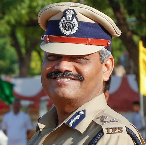 जेल में कैदियों के पास पहुंचे मोबाइलों का अब नहीं कर सकेंगे इस्तेमालः डीजी जेल जेल में कैदियों के पास पहुंचे मोबाइलों का अब नहीं कर सकेंगे इस्तेमालः डीजी जेल