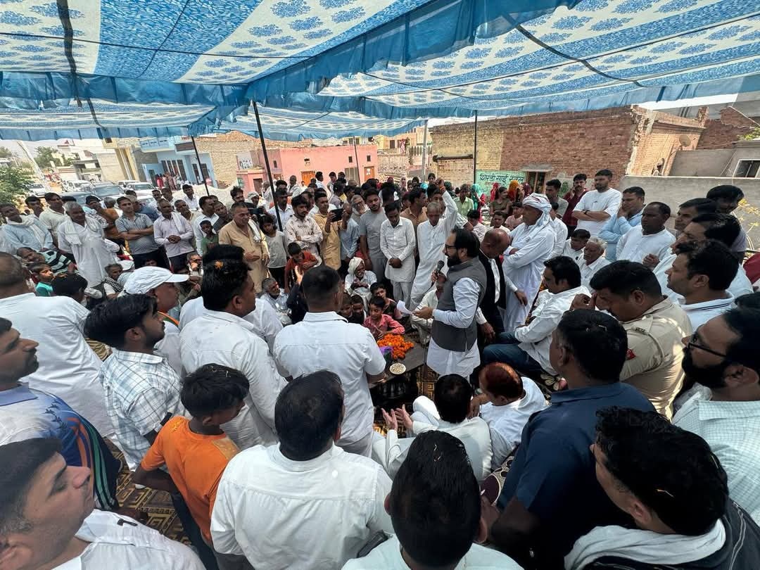 लोगों को संबोधित करते हुए विधायक देवेंद्र चरतभुज अत्री। लोगों को संबोधित करते हुए विधायक देवेंद्र चरतभुज अत्री।