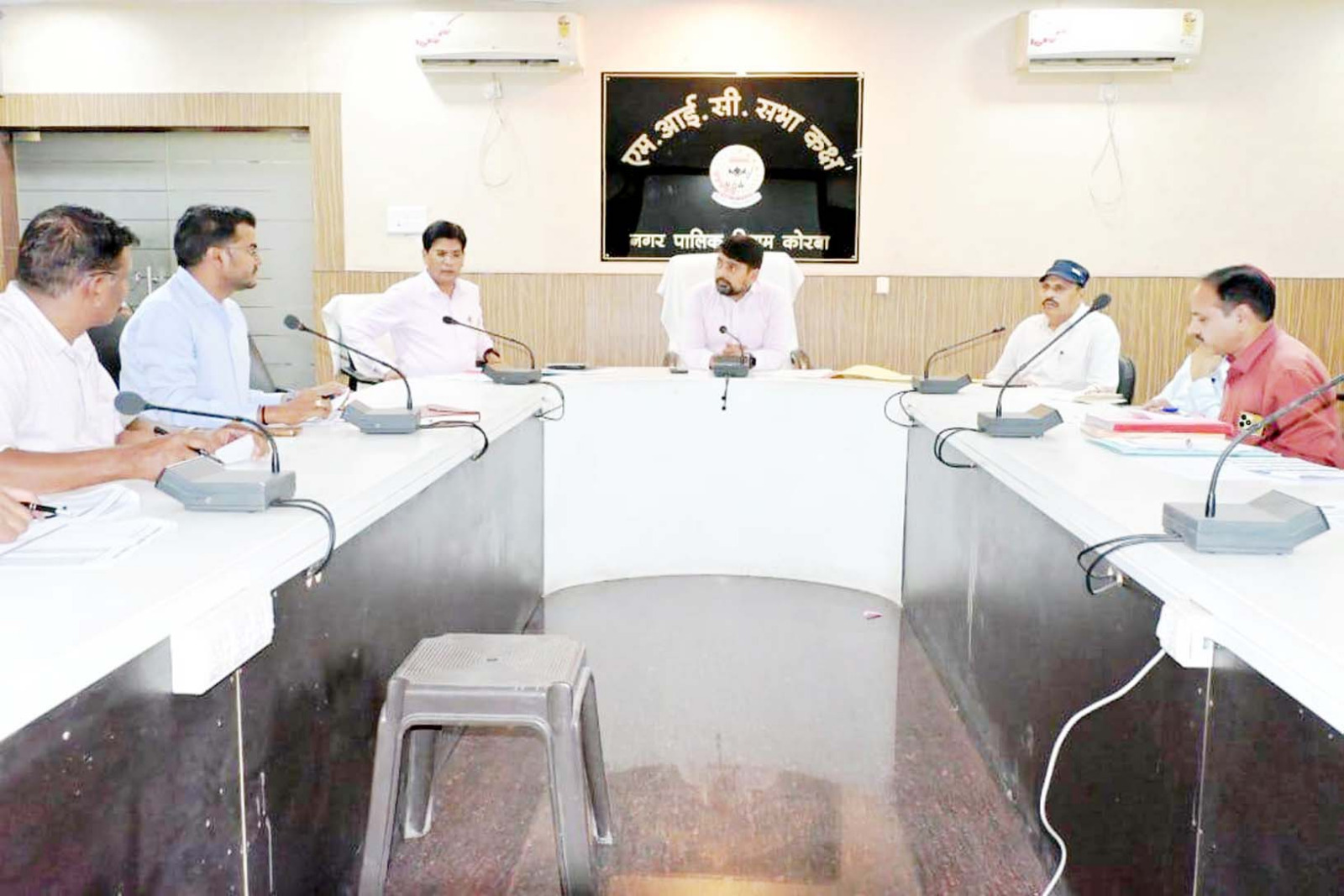 कोरबा : राजस्व वसूली पर आयुक्त के कड़े तेवर : बडे़ बकायादारों की सम्पत्ति, भवन, दुकान होंगे सील कोरबा : राजस्व वसूली पर आयुक्त के कड़े तेवर : बडे़ बकायादारों की सम्पत्ति, भवन, दुकान होंगे सील