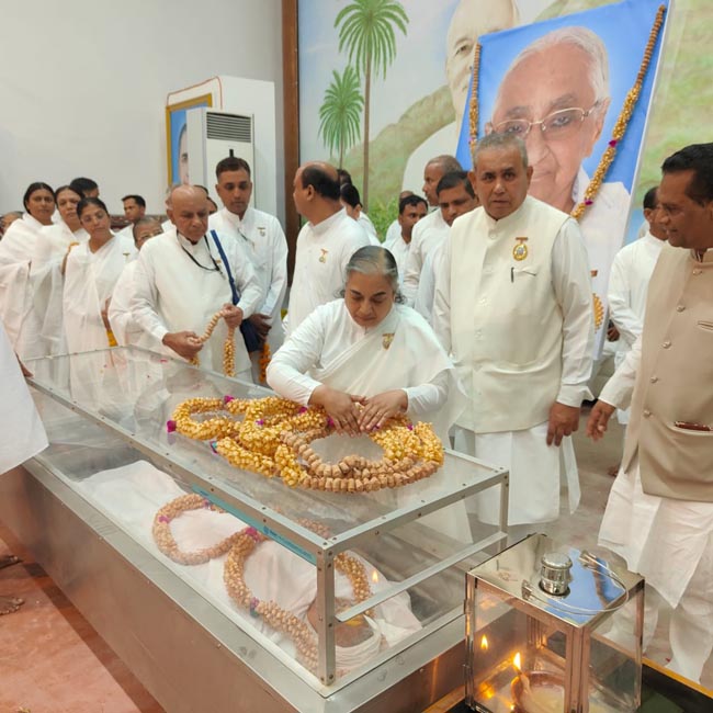 राजयोगिनी दादी रतनमोहिनी राजयोगिनी दादी रतनमोहिनी