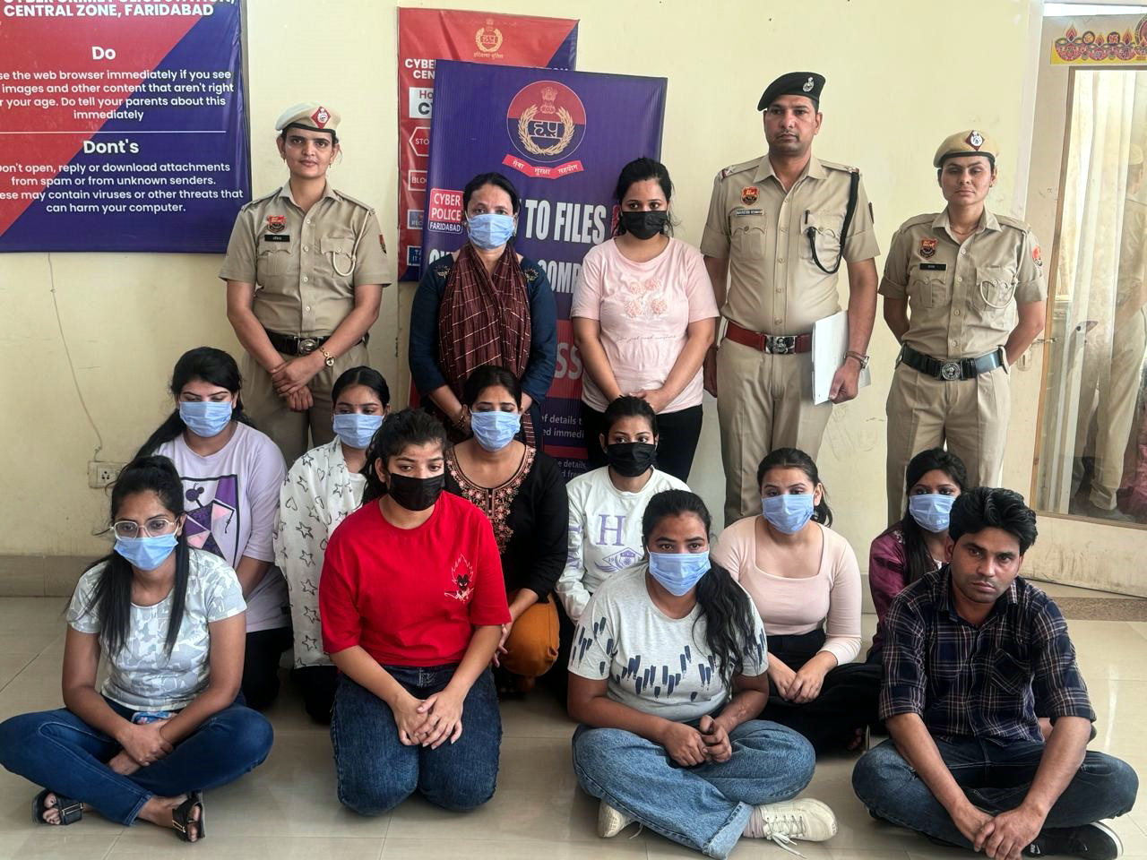धोखाधड़ी के आरोप में गिरफ्तार आरोपित धोखाधड़ी के आरोप में गिरफ्तार आरोपित