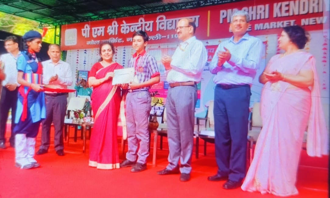Manav Sharma of KV Hiranagar made Jammu division proud in child science exhibition Manav Sharma of KV Hiranagar made Jammu division proud in child science exhibition