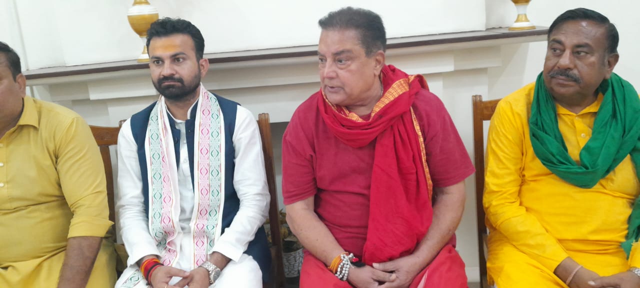 लहर नहीं ललकार है बुंदेलखंड पृथक राज्य हमारा अधिकार हैः राजा बुंदेला लहर नहीं ललकार है बुंदेलखंड पृथक राज्य हमारा अधिकार हैः राजा बुंदेला