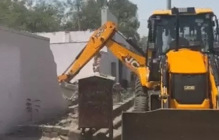 सिरसी रोड पर जेडीए की कार्यवाही सिरसी रोड पर जेडीए की कार्यवाही