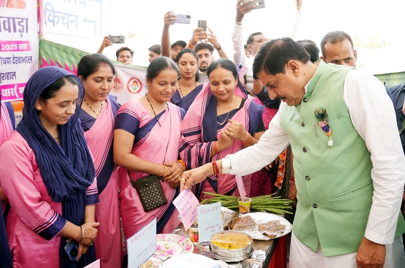 मुख्यमंत्री ने किया पोषण प्रदर्शनी का अवलोकन मुख्यमंत्री ने किया पोषण प्रदर्शनी का अवलोकन