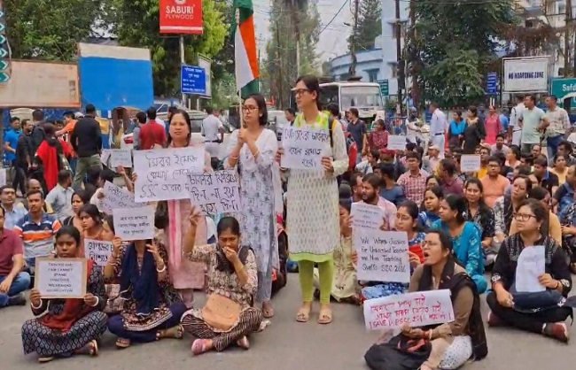 बेरोजगार शिक्षकों का डीआई कार्यालय अभियान बेरोजगार शिक्षकों का डीआई कार्यालय अभियान