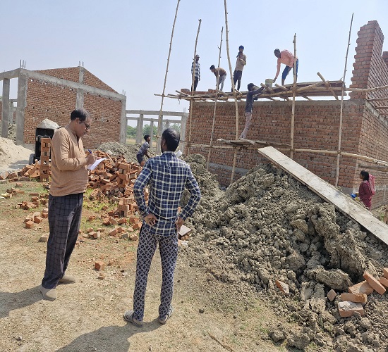 प्रयागराज में जसरा के रेरा गांव में निर्माणाधीन वृहद गोसंरक्षण का छाया चित्र प्रयागराज में जसरा के रेरा गांव में निर्माणाधीन वृहद गोसंरक्षण का छाया चित्र