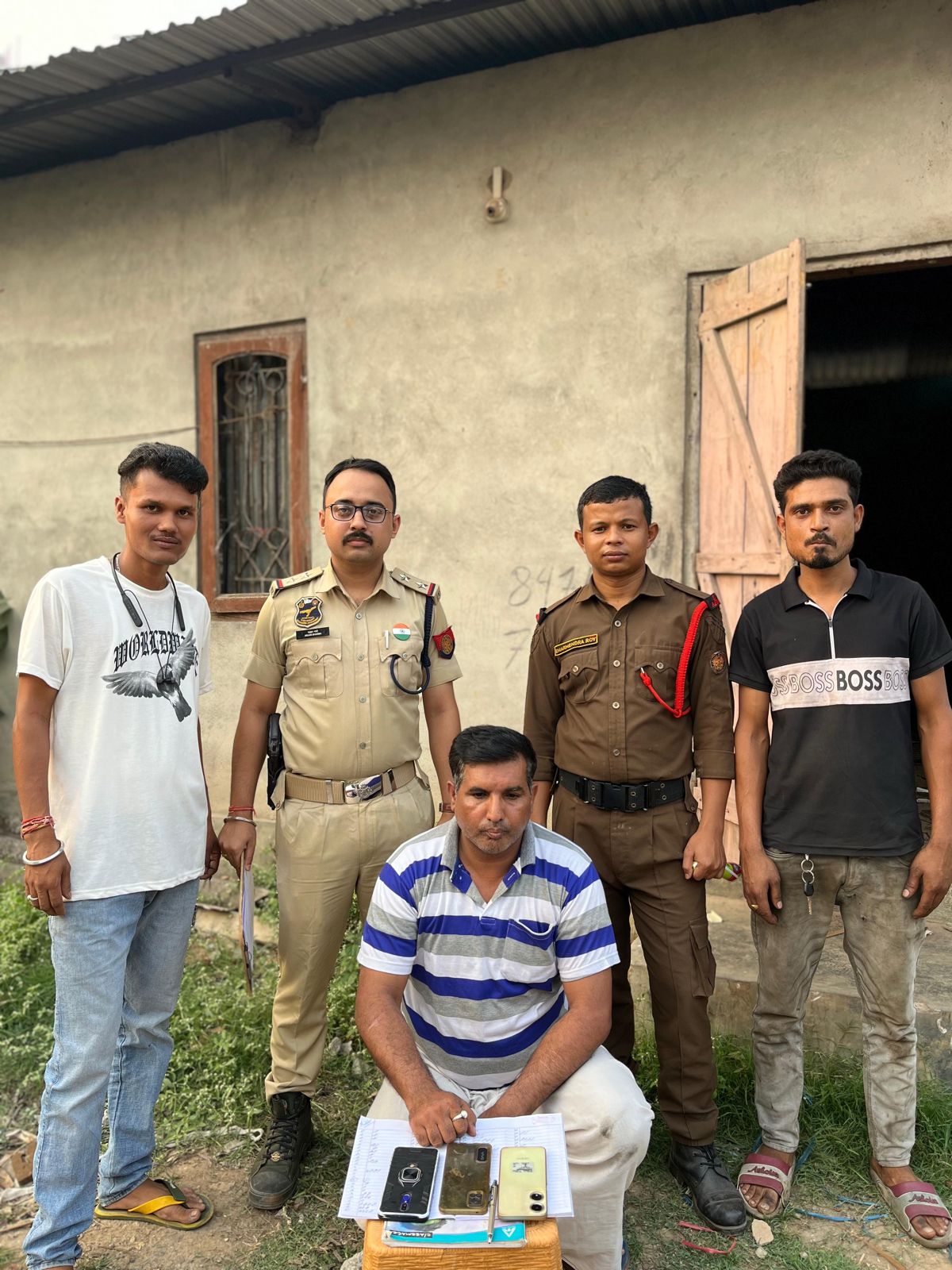 गुवाहाटी पुलिस द्वारा विभिन्न मामलों में गिरफ्तार किए गए आरोपितों की तस्वीर। गुवाहाटी पुलिस द्वारा विभिन्न मामलों में गिरफ्तार किए गए आरोपितों की तस्वीर।