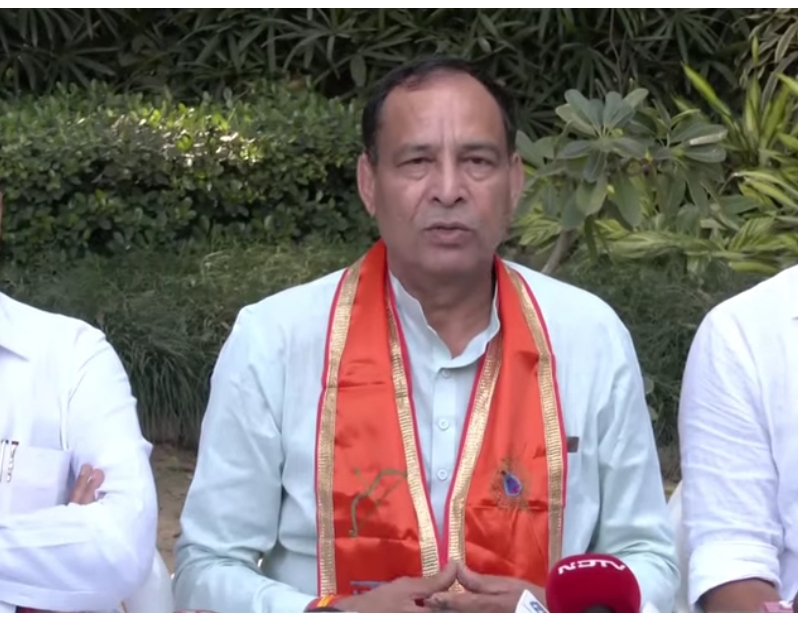 हरियाणा प्रदेश अध्यक्ष मोहन लाल बडौली प्रेस वार्ता को संबोधित करते हुए हरियाणा प्रदेश अध्यक्ष मोहन लाल बडौली प्रेस वार्ता को संबोधित करते हुए