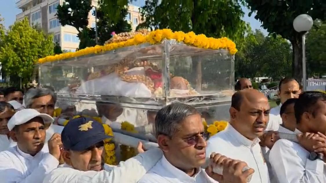 माउंट आबू के लिए वैकुंठी रवाना माउंट आबू के लिए वैकुंठी रवाना