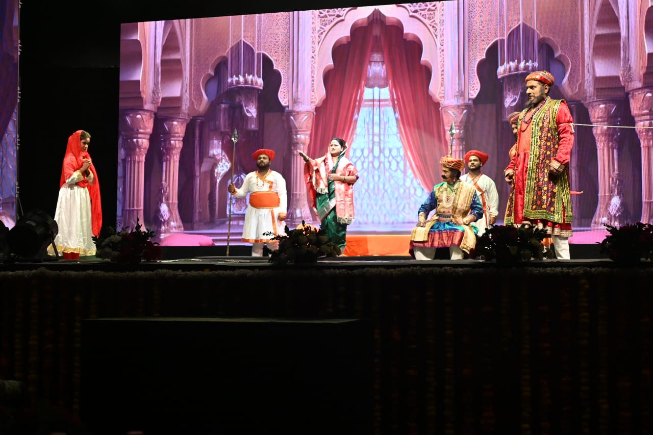 अहिल्याबाई के समग्र जीवन में पुण्य के अलावा कुछ भी नहीं है, इसलिए वे पुण्यश्लोका हैं: भैय्याजी जोशी