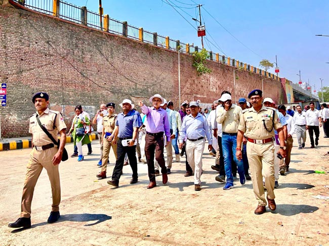 निरीक्षण करते डीआरएम निरीक्षण करते डीआरएम