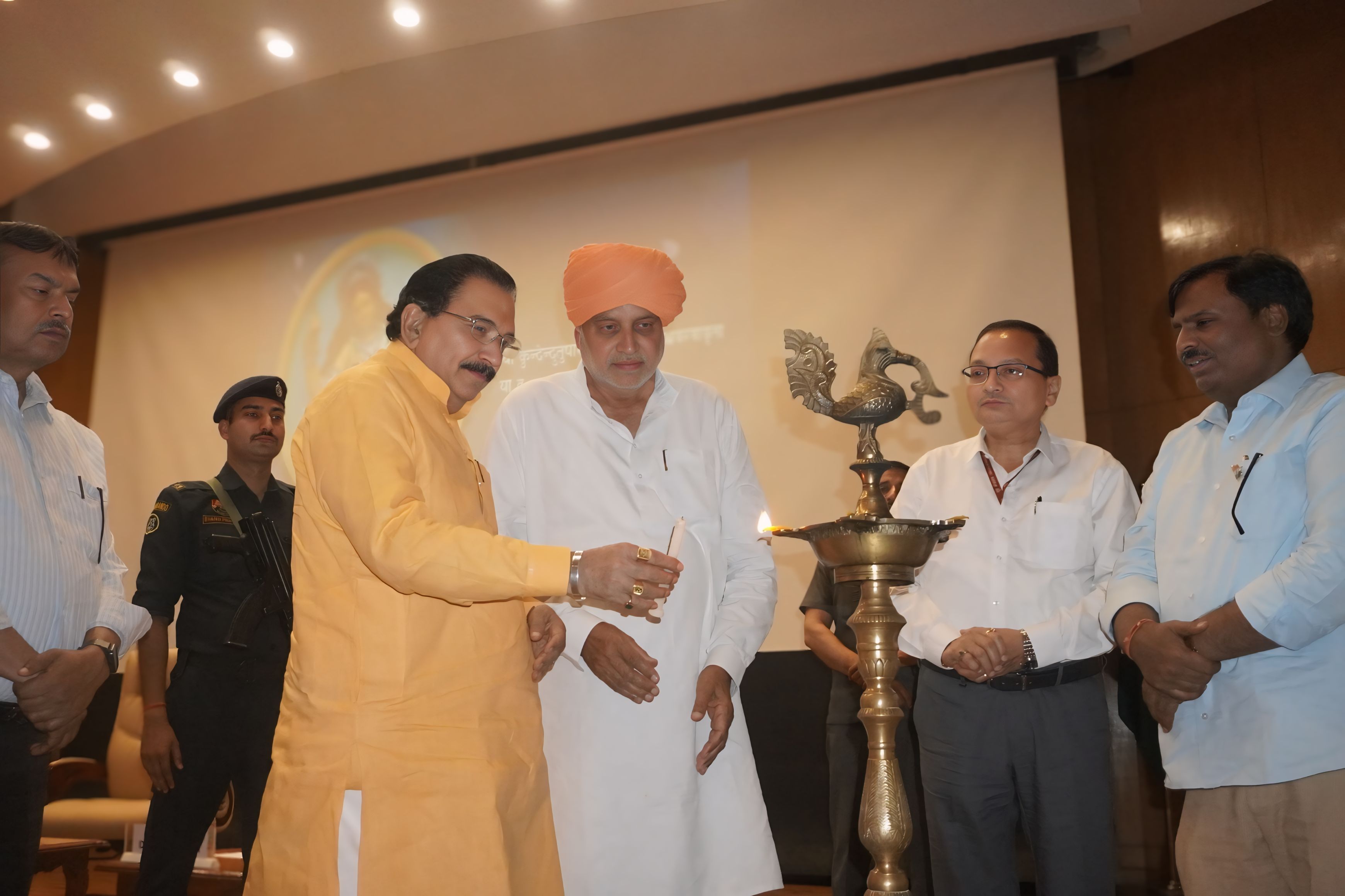 पूसा संस्थान में आयोजित कार्यक्रम का उदघाटन करते हरियाणा के कृषि मंत्री श्याम सिंह राणा पूसा संस्थान में आयोजित कार्यक्रम का उदघाटन करते हरियाणा के कृषि मंत्री श्याम सिंह राणा