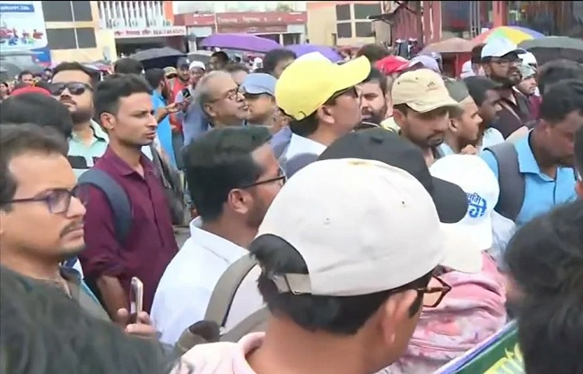 शिक्षकों ने शुरू किया अनशन शिक्षकों ने शुरू किया अनशन