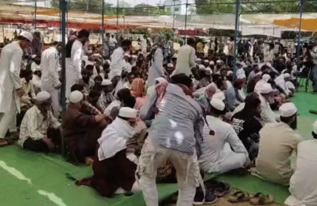 भोपाल में पर्सनल लॉ बोर्ड ने किया धरना-प्रदर्शन भोपाल में पर्सनल लॉ बोर्ड ने किया धरना-प्रदर्शन