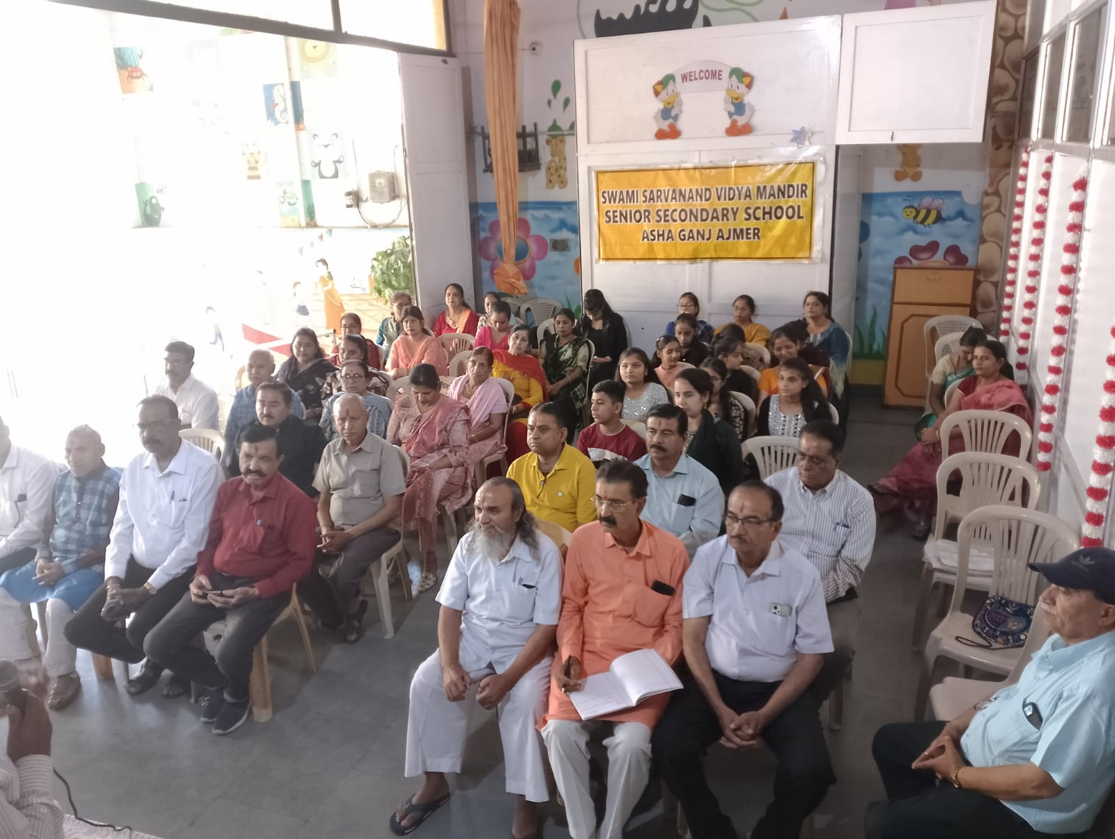 सिन्ध प्रान्त भारत में नहीं पर मातृ भाषा सिन्धी आत्मा में है - निरंजन शर्मा सिन्ध प्रान्त भारत में नहीं पर मातृ भाषा सिन्धी आत्मा में है - निरंजन शर्मा