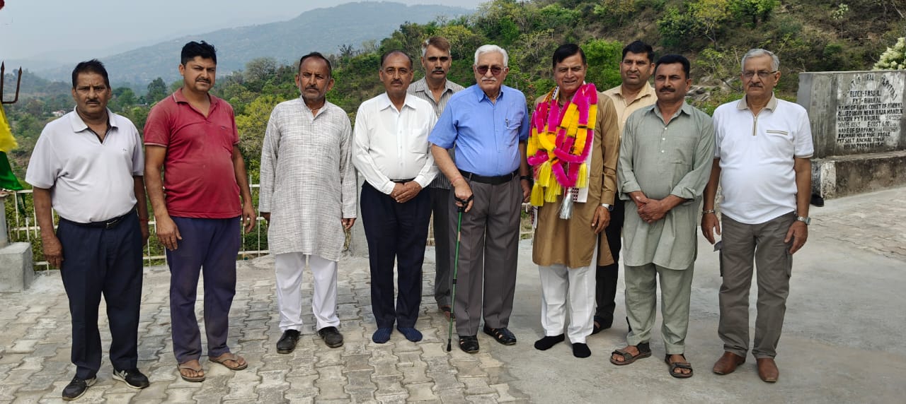 कर्नल महान ने किया बाबा राजमंडलिक के ऐतिहासिक मंदिर का दौरा, बुनियादी ढांचे के विकास पर जोर दिया कर्नल महान ने किया बाबा राजमंडलिक के ऐतिहासिक मंदिर का दौरा, बुनियादी ढांचे के विकास पर जोर दिया